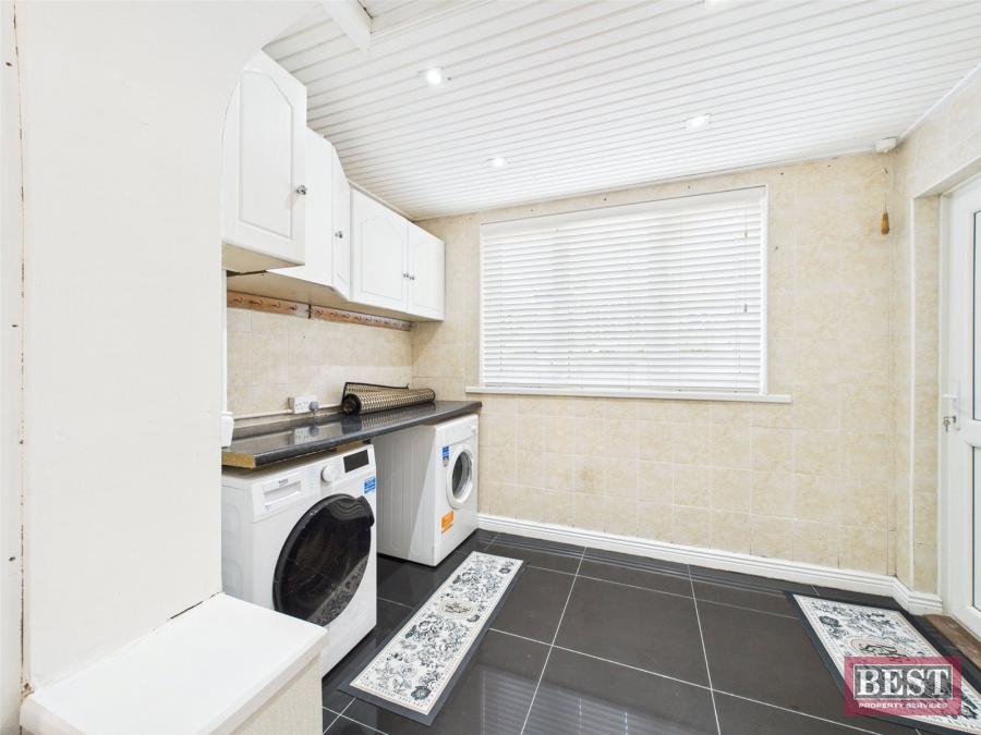 26 Lisgullion Park