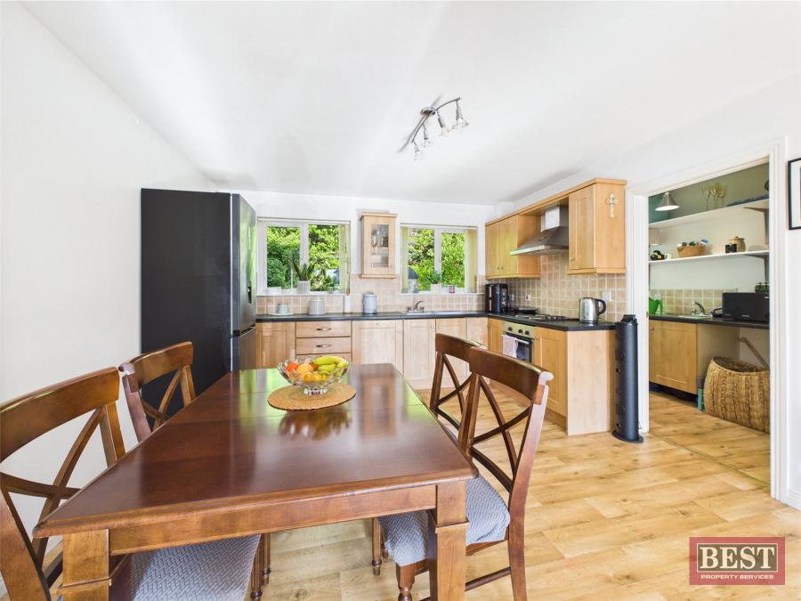 3 Ardaveen Mews