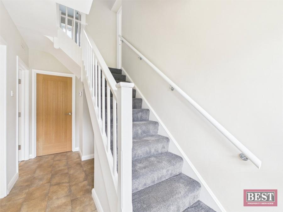 29 Ashgrove Park