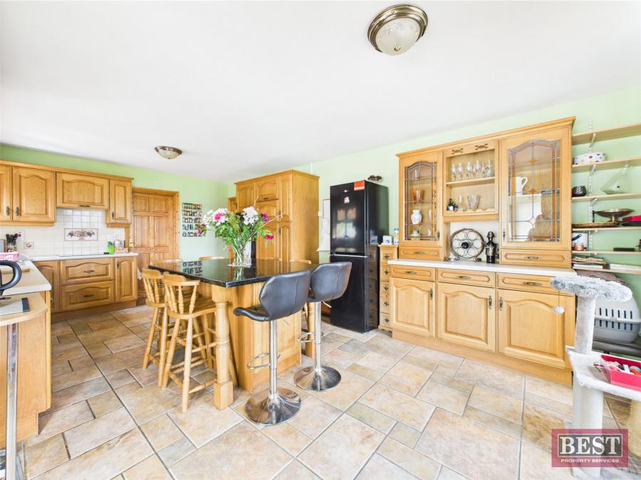 8 Lough Road