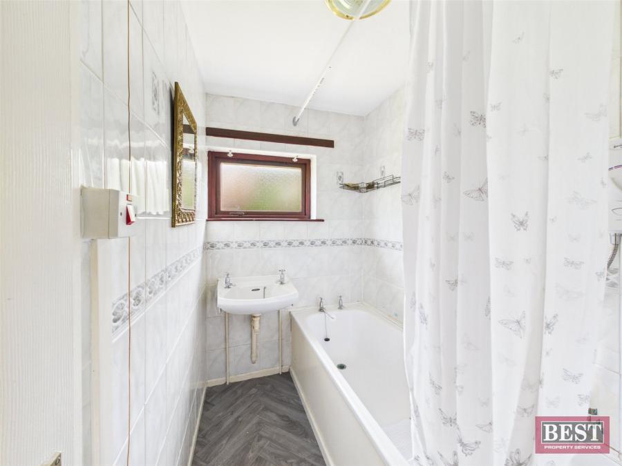 8 Toragh Park