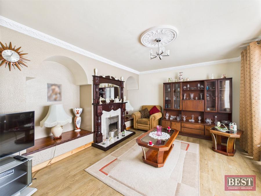 11 Meadowbrook Park