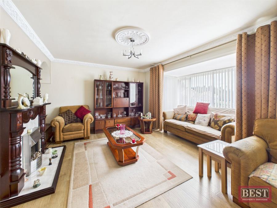 11 Meadowbrook Park