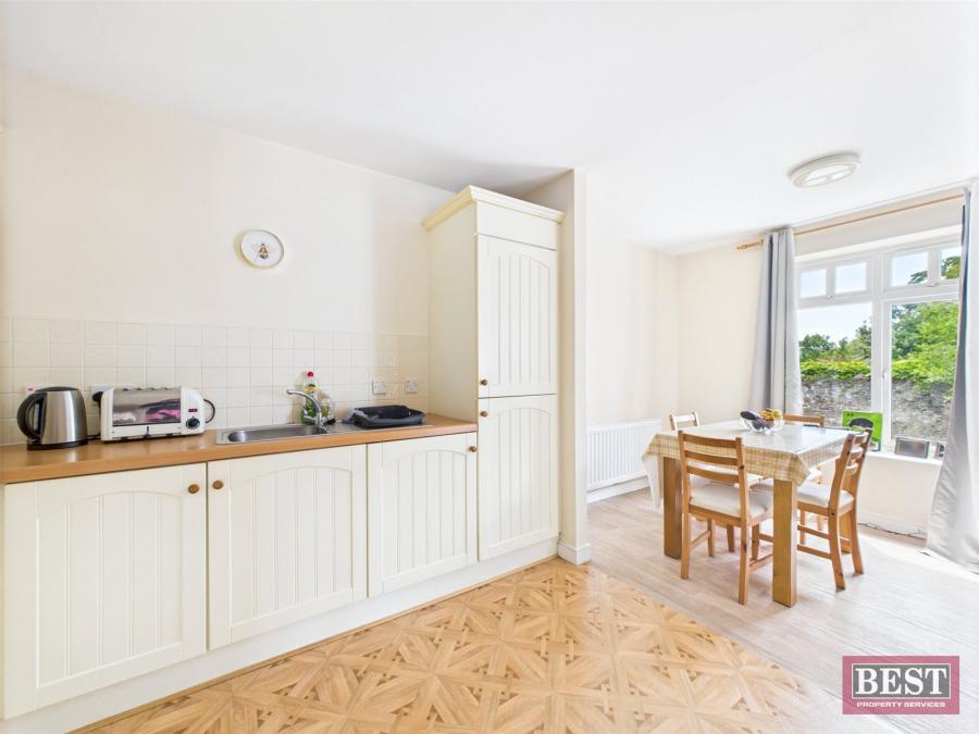 18 Glin Ree Court