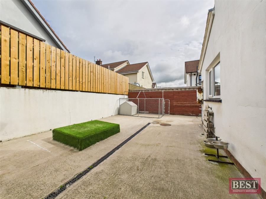 18 Ballinlare Court