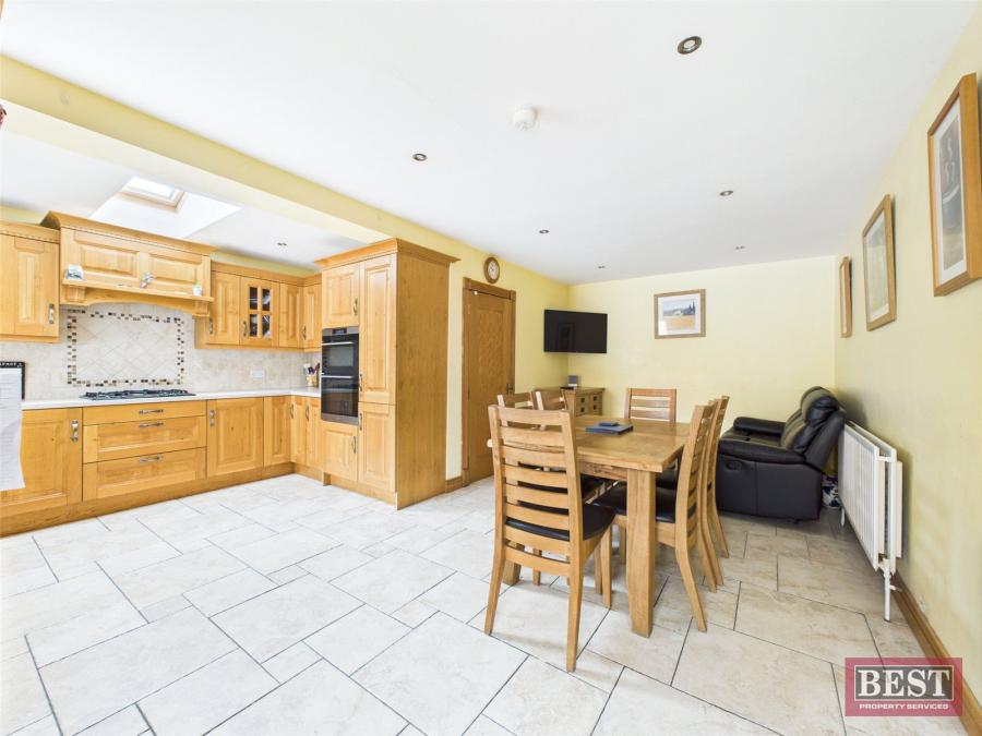 18 Ballinlare Court