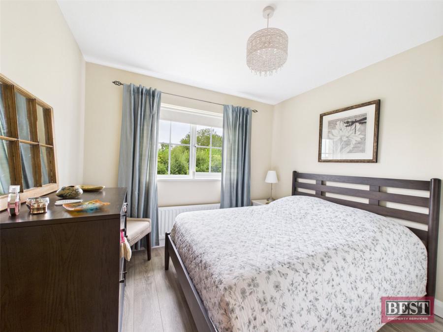 14 Dromliskin Court