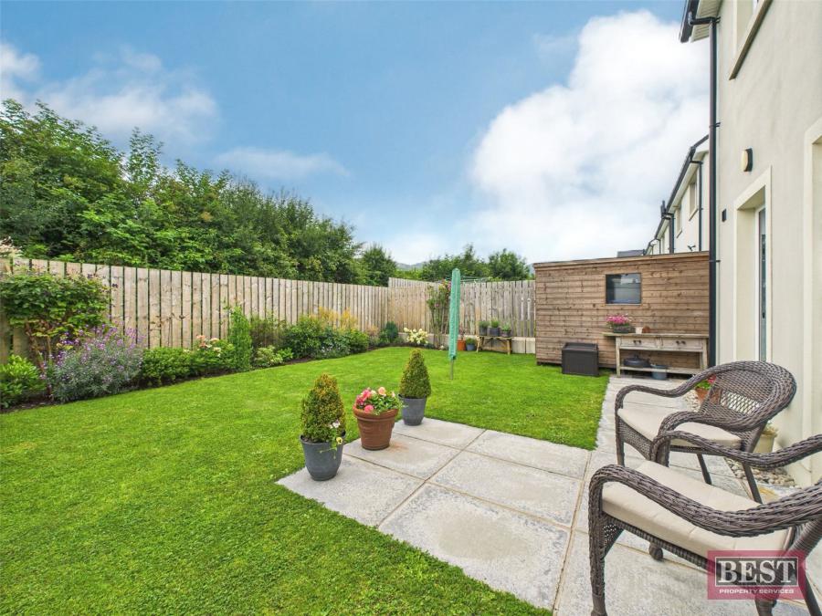 14 Dromliskin Court