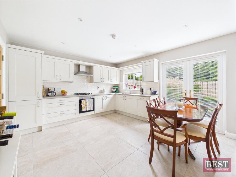 14 Dromliskin Court