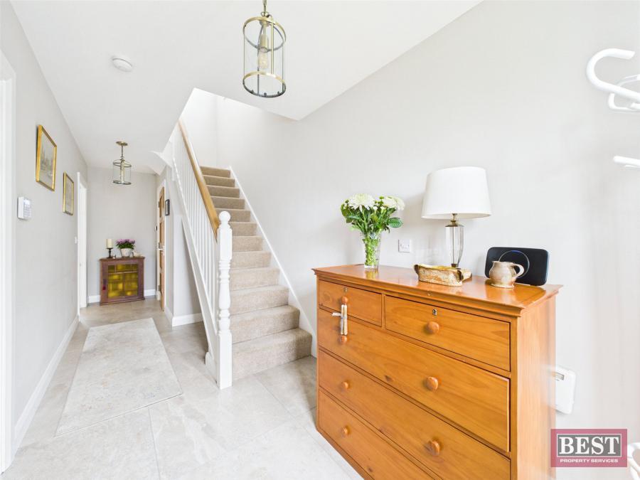 14 Dromliskin Court