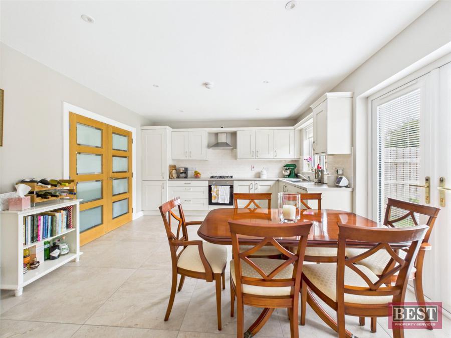 14 Dromliskin Court