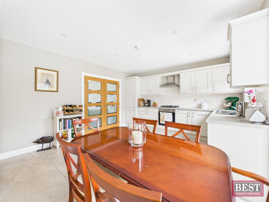 14 Dromliskin Court