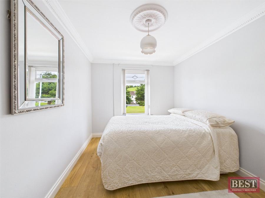 1 Iveagh Crescent