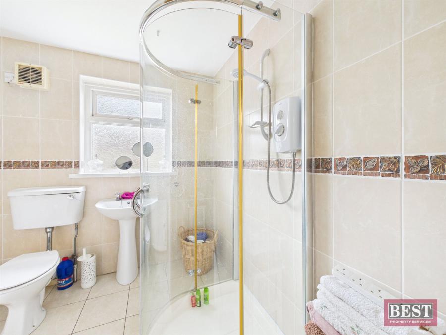 1 Iveagh Crescent