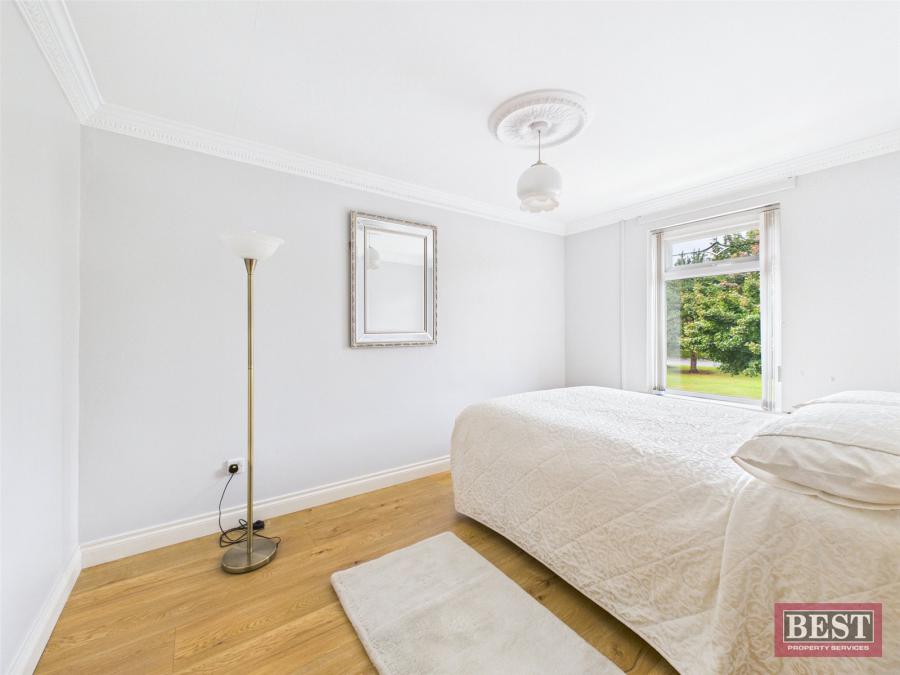 1 Iveagh Crescent