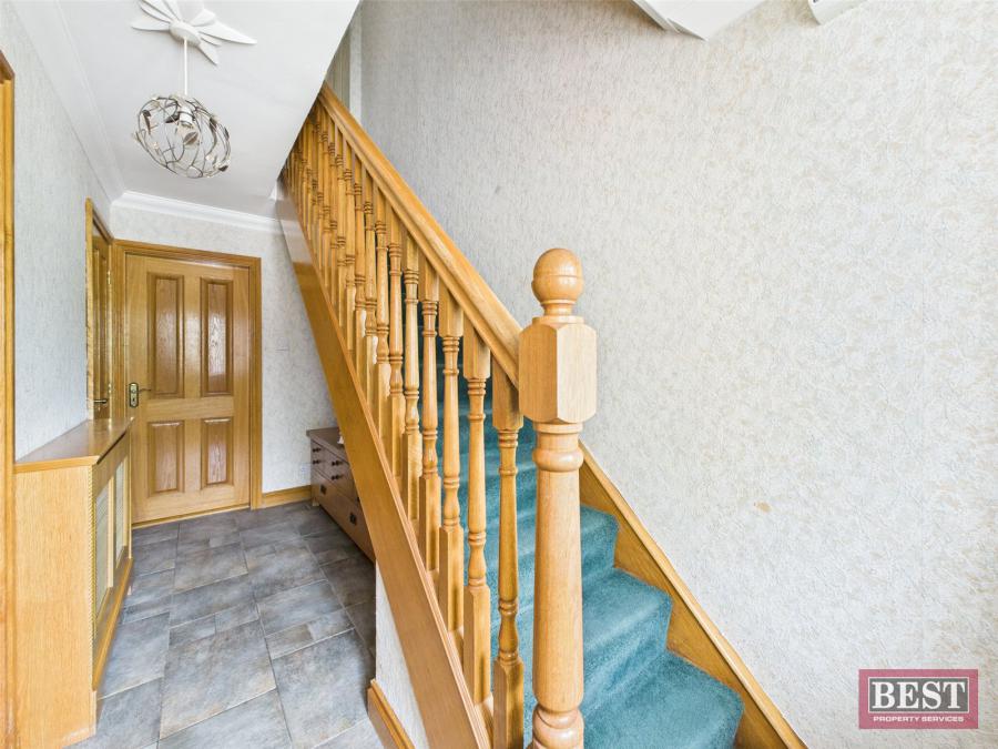 14 Lisbane Park