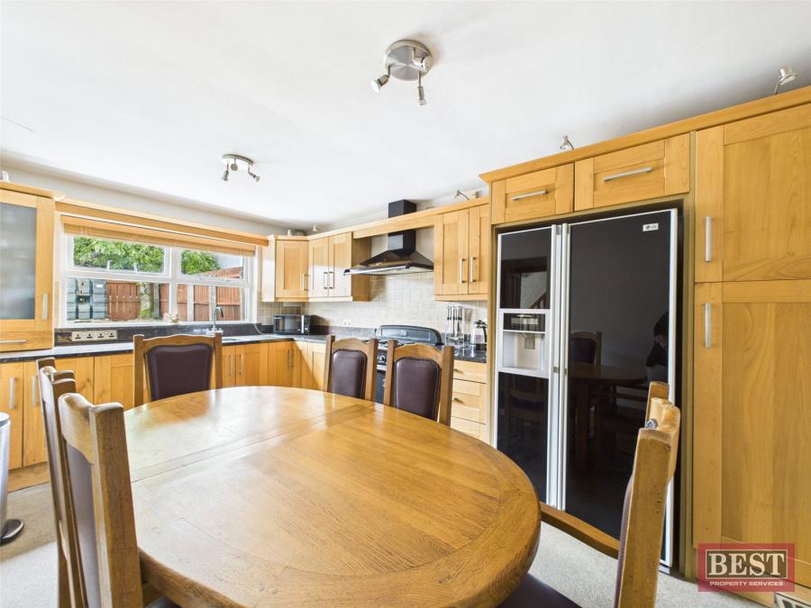 14 Lisbane Park