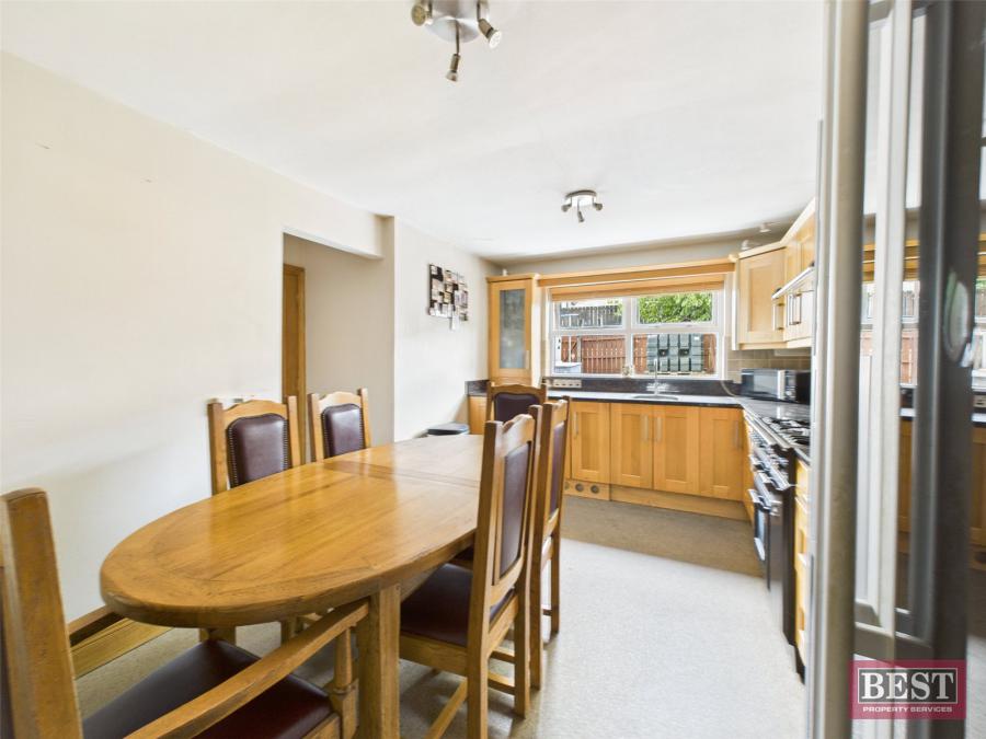 14 Lisbane Park