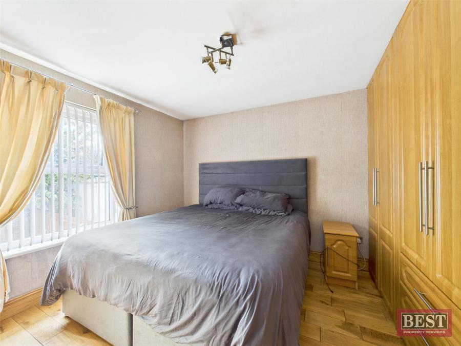 14 Lisbane Park
