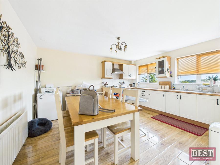 10 Ardaveen Mews