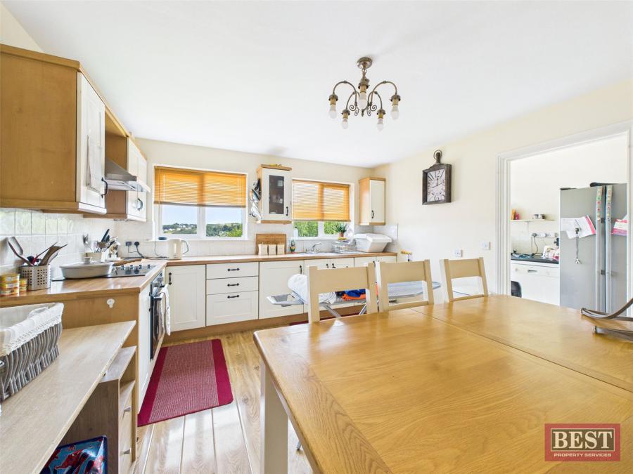 10 Ardaveen Mews