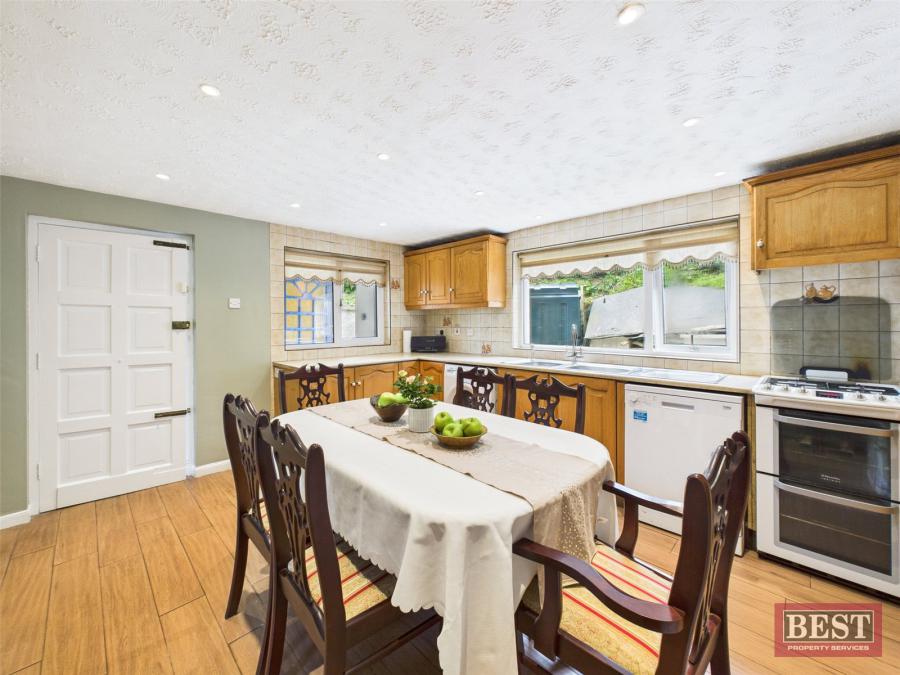 9 Forkhill Road