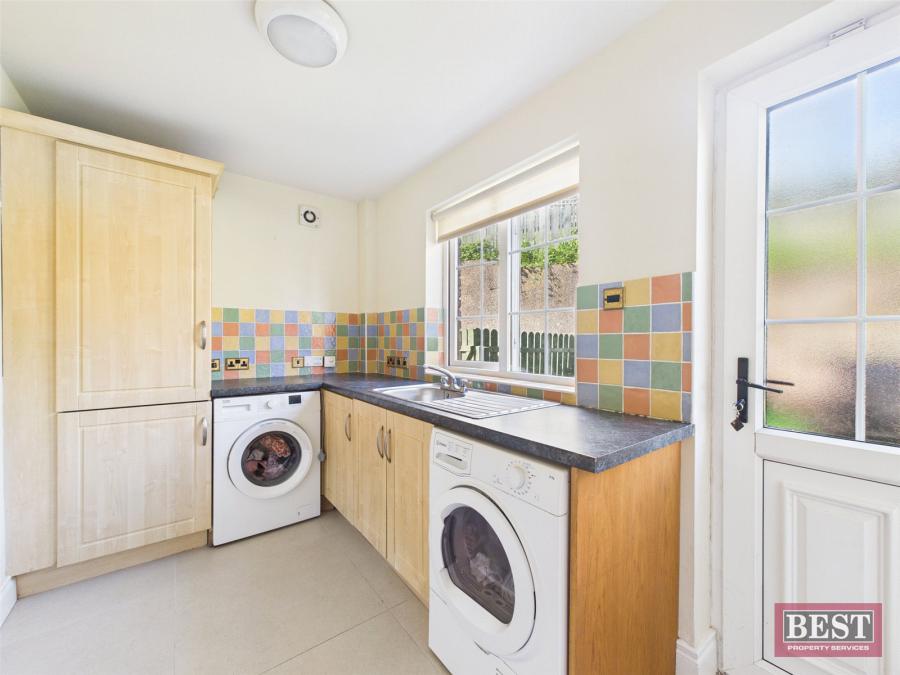 26 Highfields Avenue