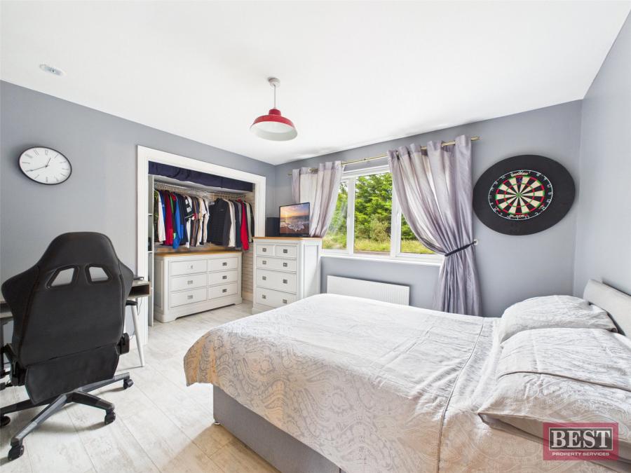 120 Knockdarragh