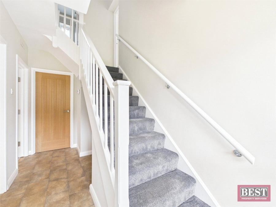 29 Ashgrove Park