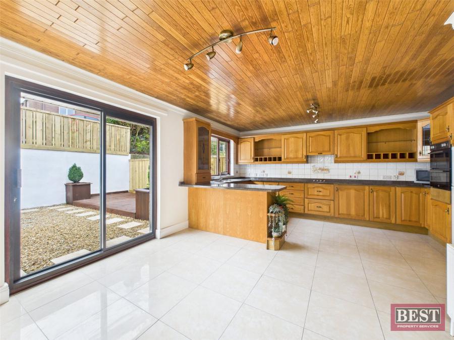 2 Ardaveen Close