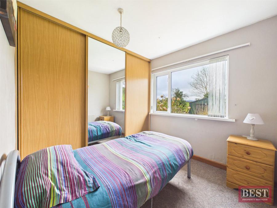 6 Carrivekeeney Road