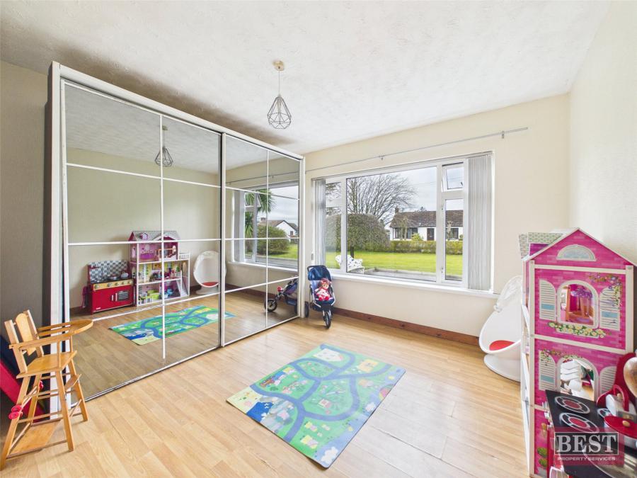 6 Carrivekeeney Road