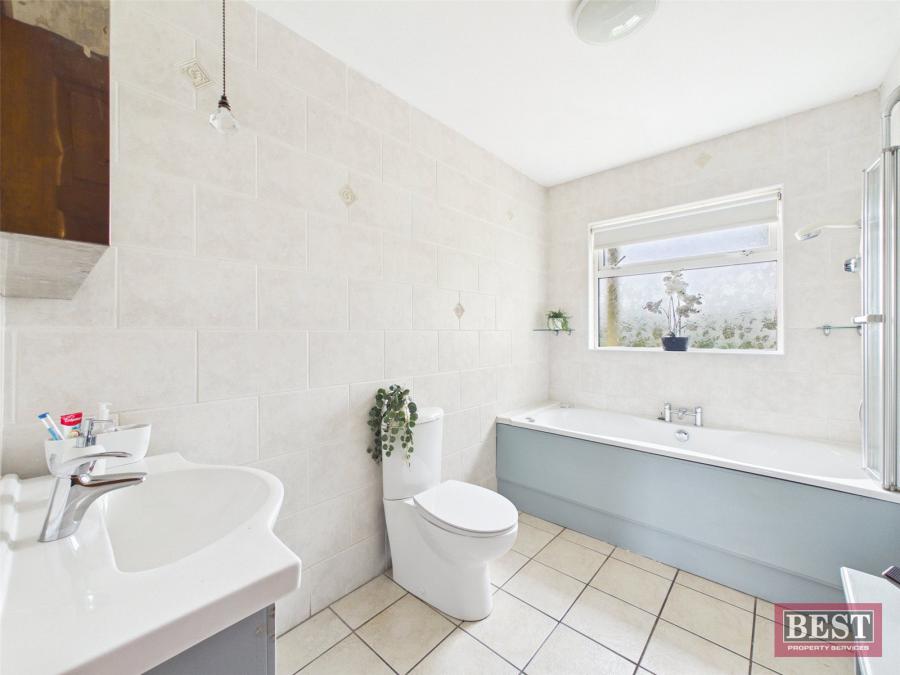 6 Carrivekeeney Road