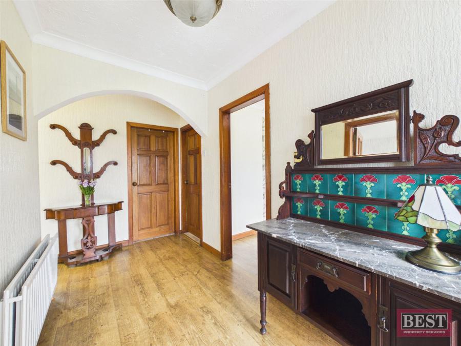 6 Carrivekeeney Road