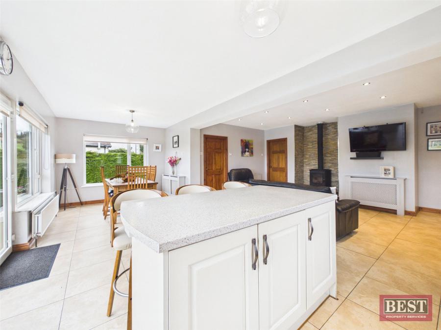 6 Carrivekeeney Road