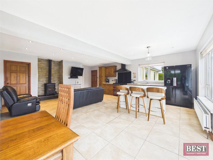 6 Carrivekeeney Road