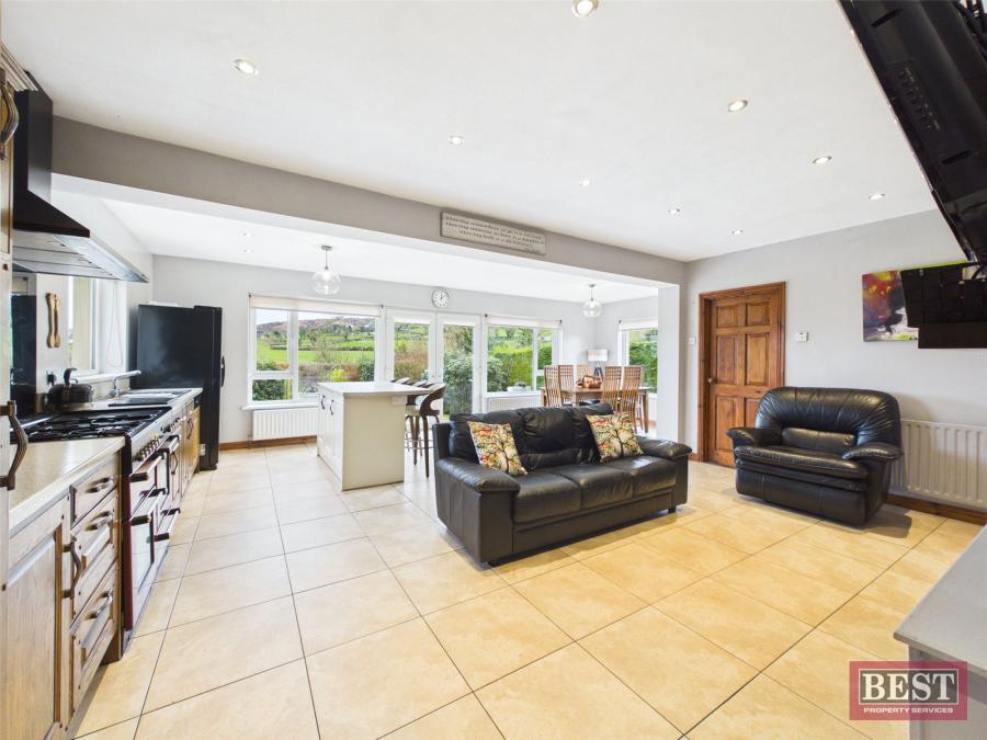 6 Carrivekeeney Road