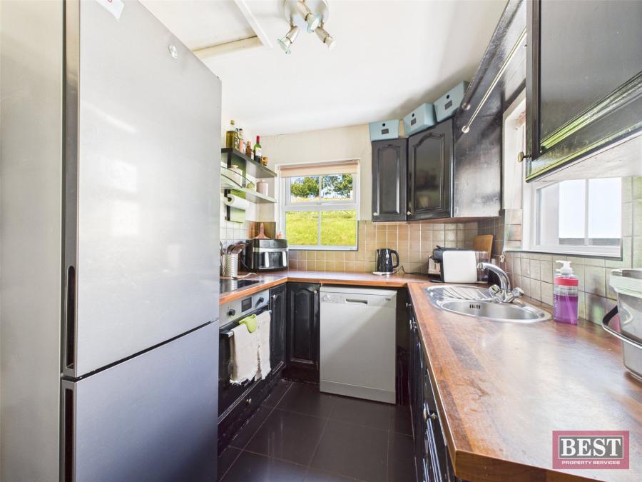 10 Ringbane Road
