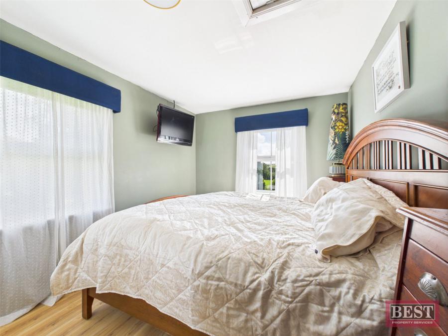 10 Ringbane Road