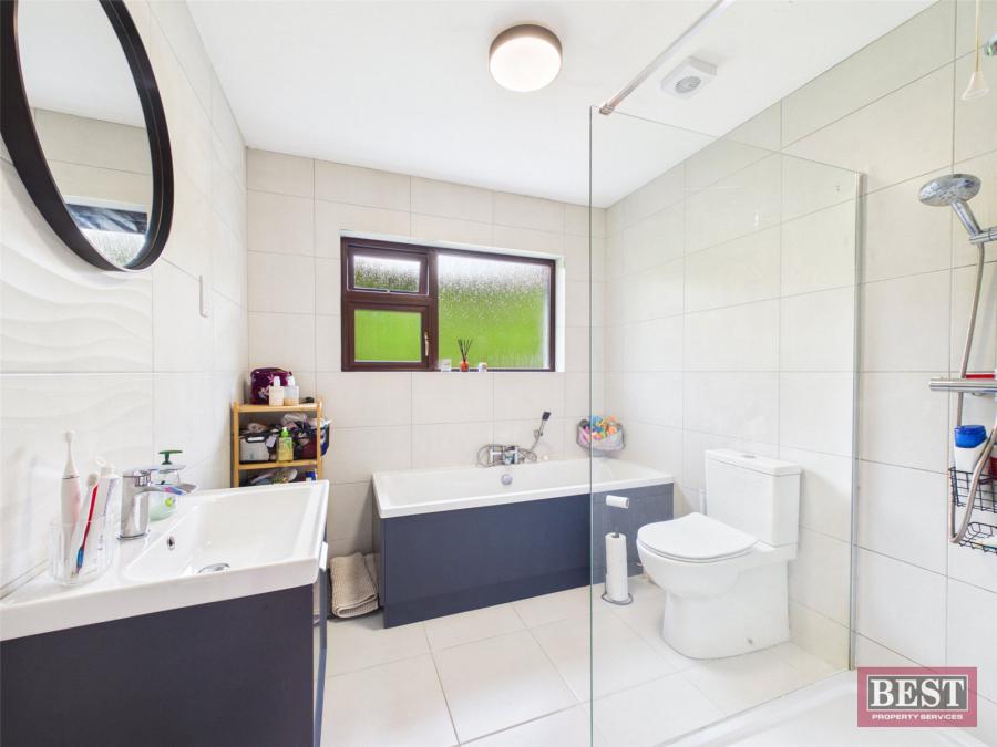 26 Avoca Lawn