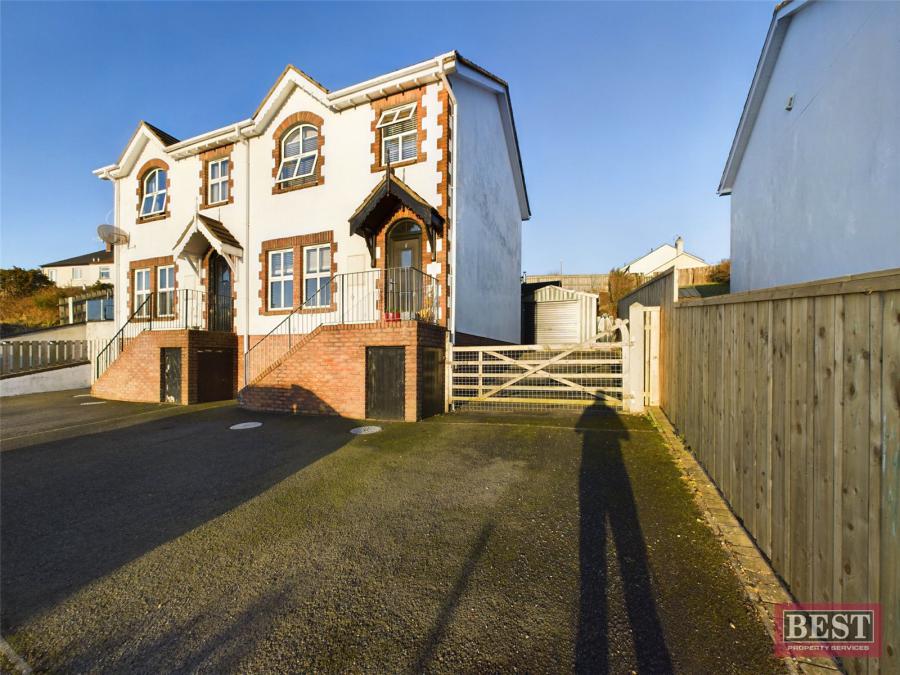 2 Carrickree Mews