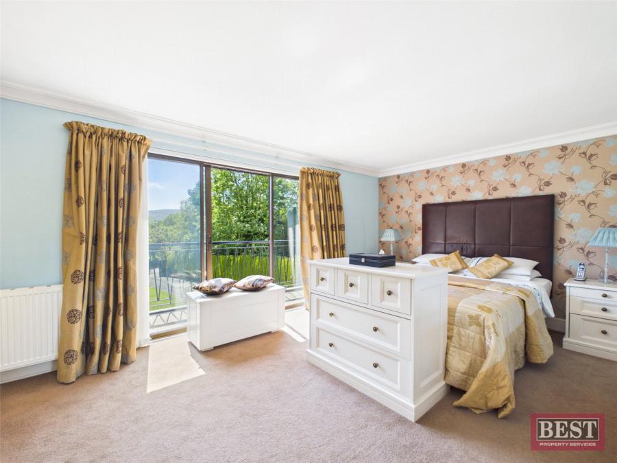 River Side, 6 Smalls Road