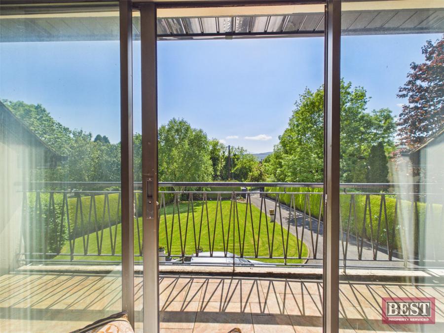 River Side, 6 Smalls Road