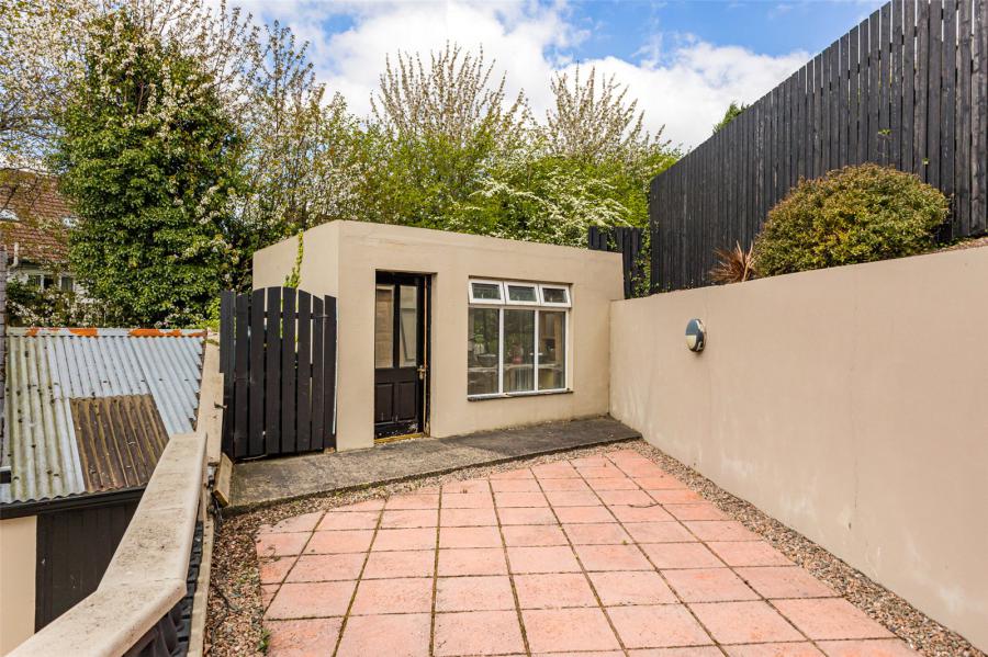 River Side, 6 Smalls Road
