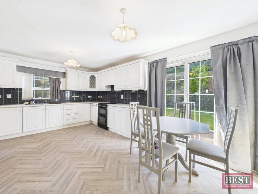 43 Rathmore