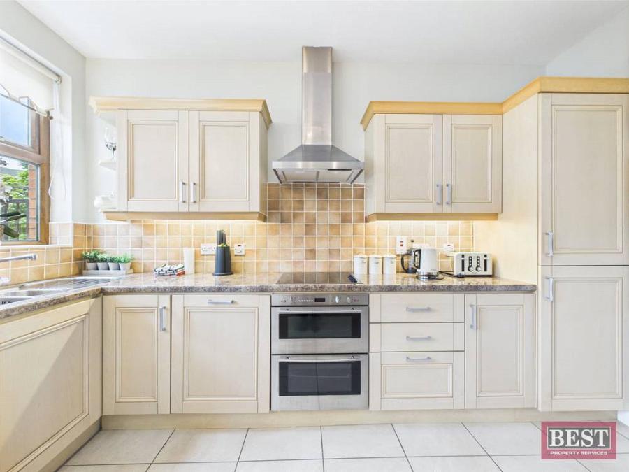 23 Cahir Linn