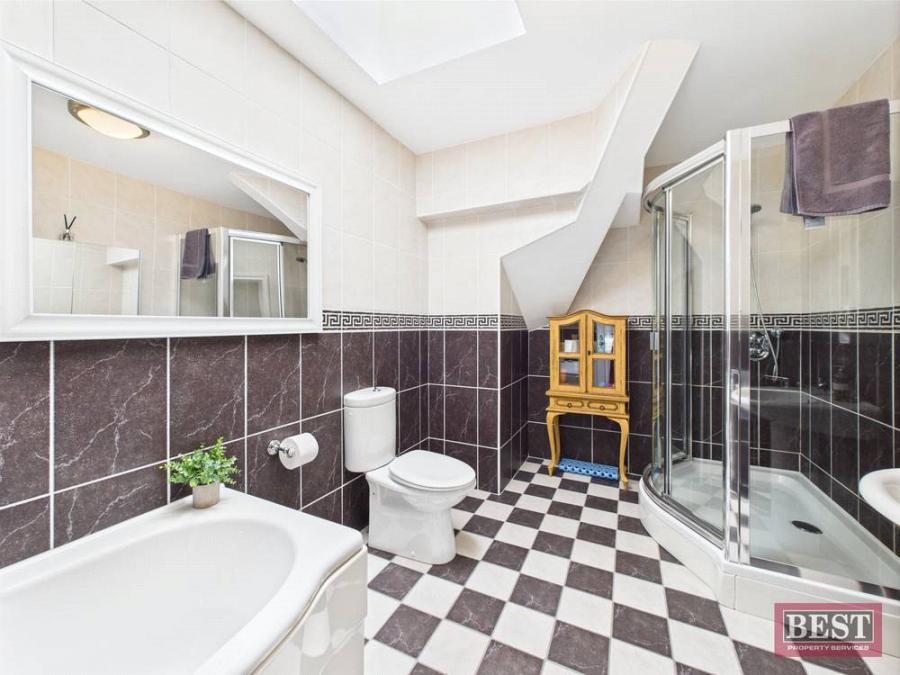 23 Cahir Linn