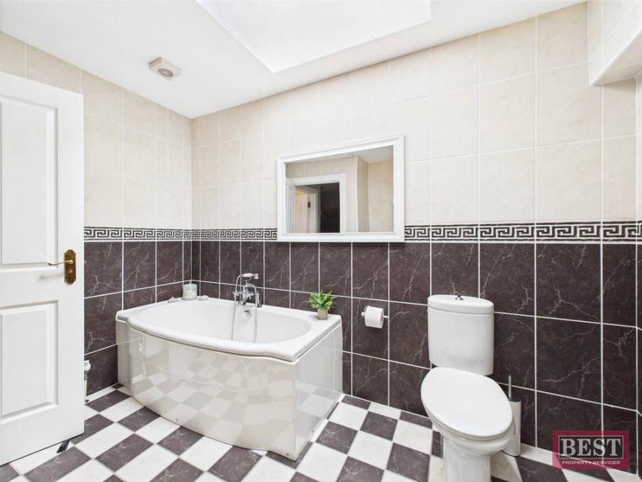 23 Cahir Linn