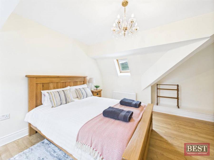 23 Cahir Linn