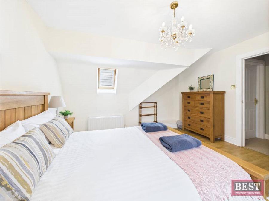 23 Cahir Linn